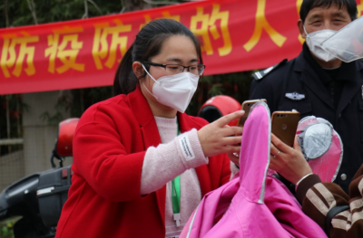致敬万搏【中国】女性：你们的眼睛是最闪亮的星